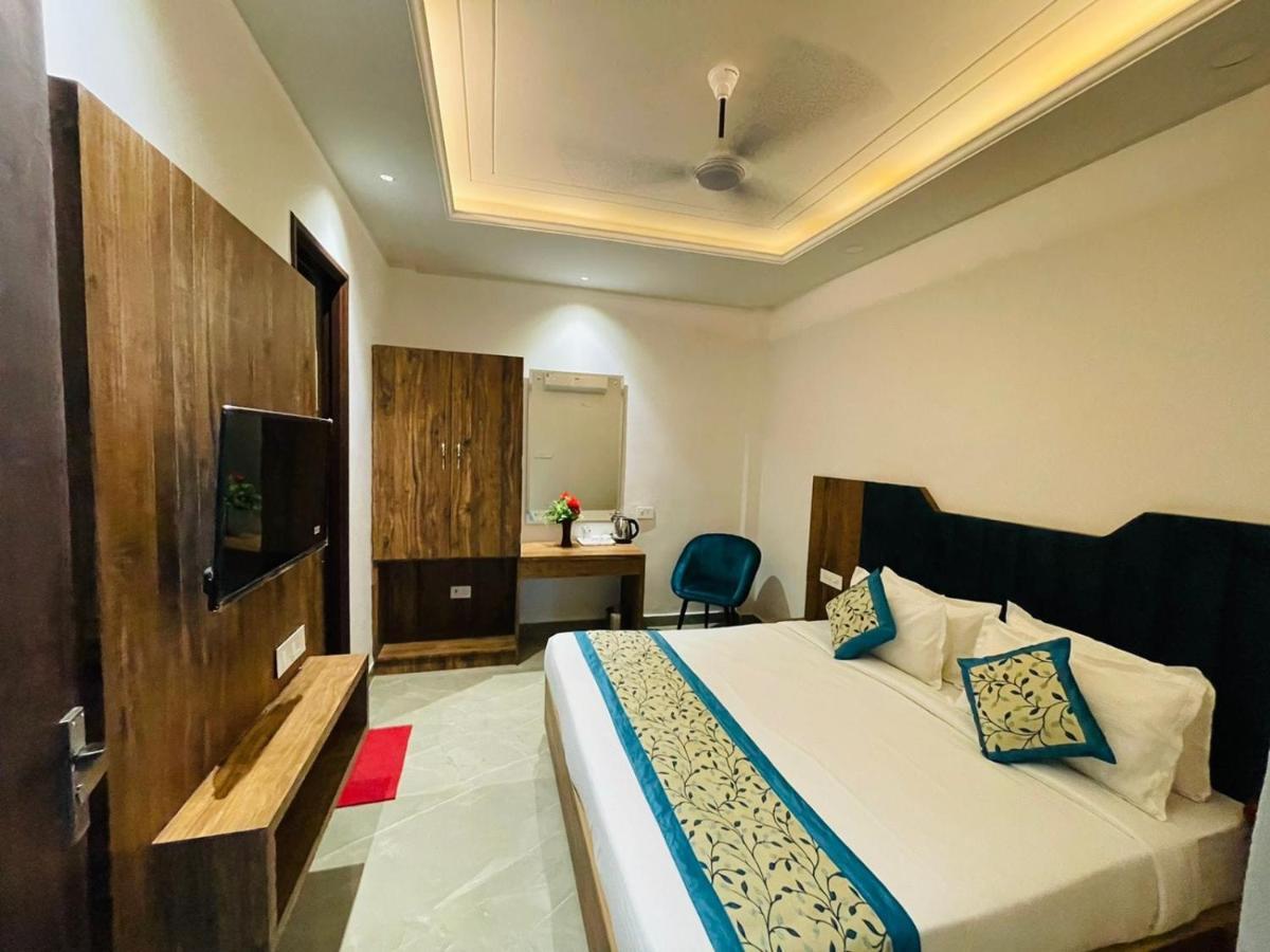 Hotel King'S Way Amritsar Exterior photo