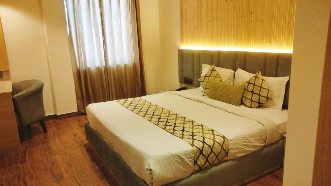Hotel King'S Way Amritsar Exterior photo