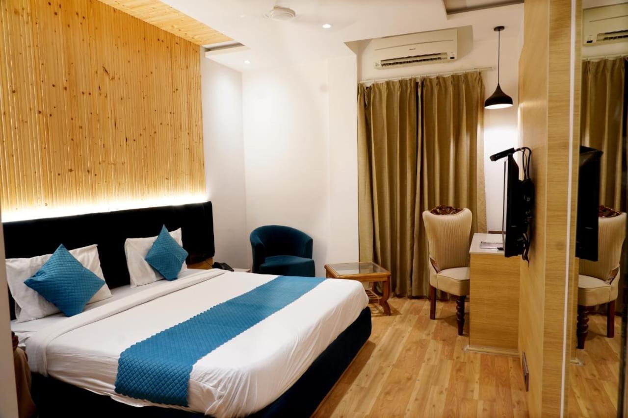 Hotel King'S Way Amritsar Exterior photo