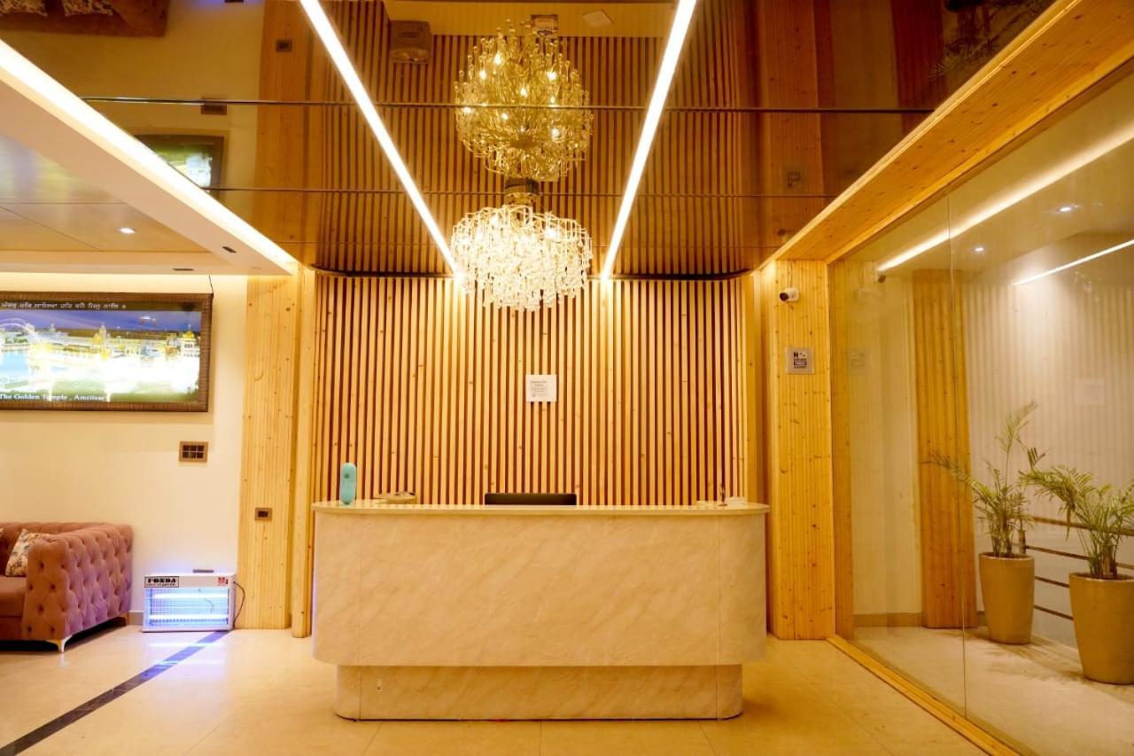 Hotel King'S Way Amritsar Exterior photo